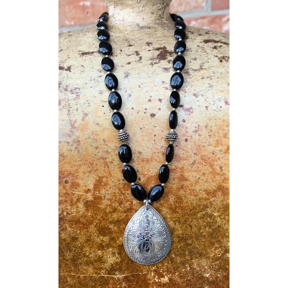 Doug Paulus Sterling and Black Onyx Necklace with Sterling Pendant Vintage - Picture 7 of 7